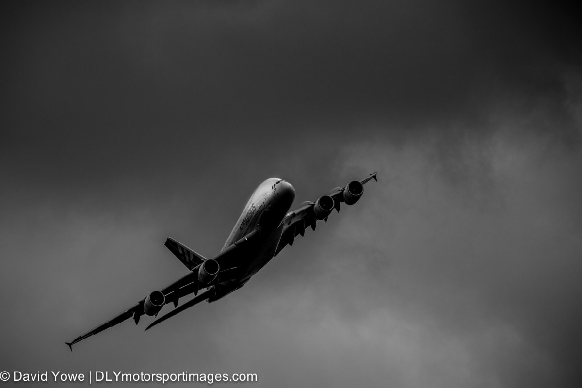 2013 Paris Airshow (Airbus A380 ascending)