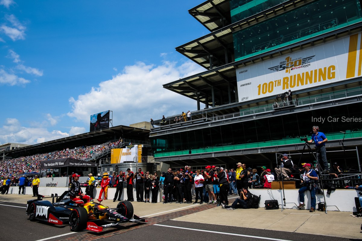 2016 Indy 500 (DLY-1877)